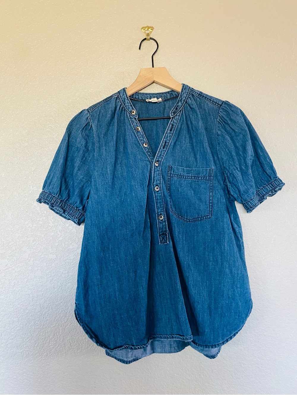 Anthripologie Pilcro Half Button Denim Blouse